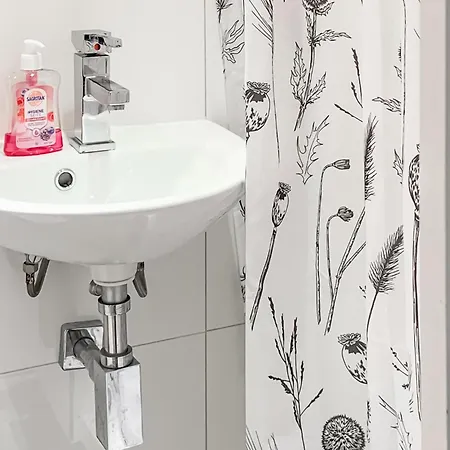 1 Bedroom Gorgeous Stacaravan In Kemp *