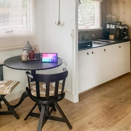 1 Bedroom Gorgeous Stacaravan In *